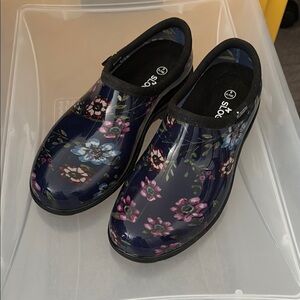 Sloggers Floral/Navy Waterproof Gardening Shoes